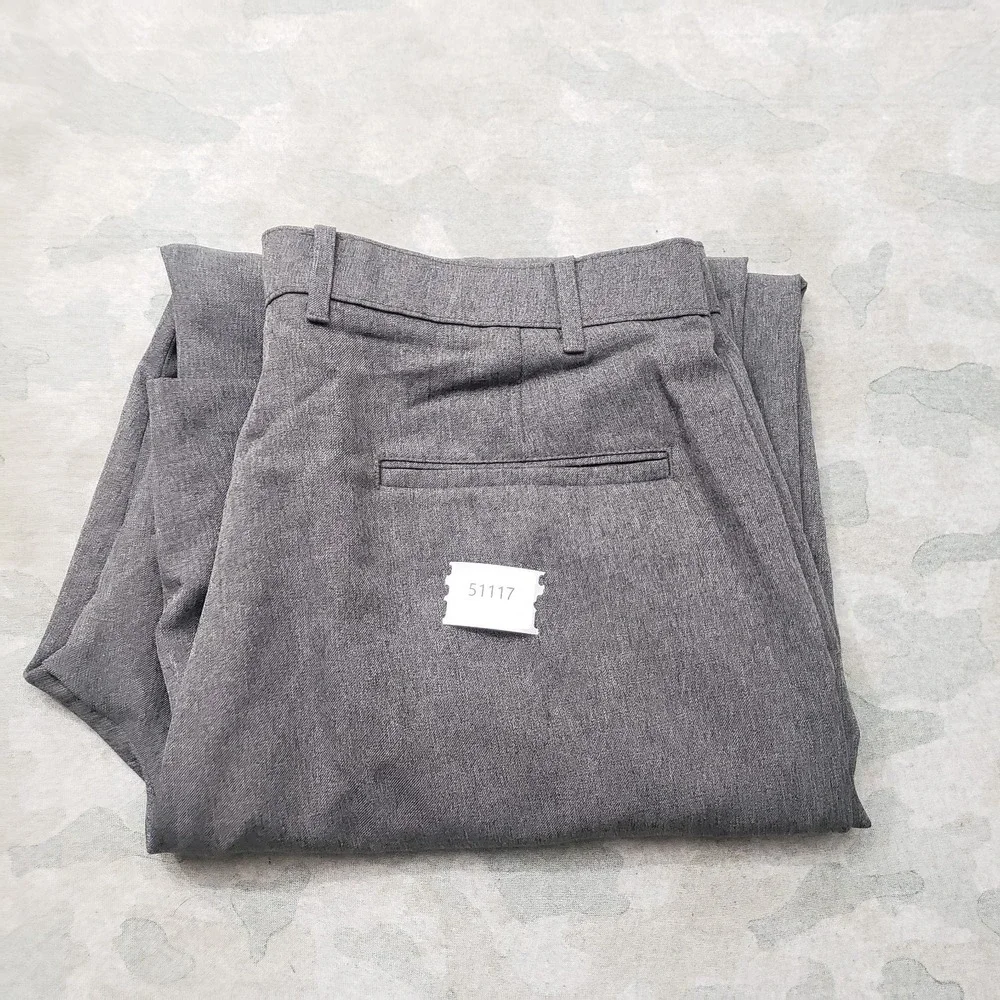 VTG Levi's Strauss & Co. Pants Mens 38x32 Gray Pockets Flat Front